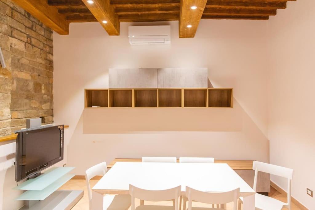 Cozy And Charmin 3Br Apartment Steps By Duomo フィレンツェ エクステリア 写真